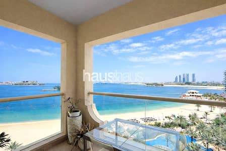 2 Bedroom Apartment for Sale in Palm Jumeirah, Dubai - Direct Beach Access | Sea Views | VOT 2 Bedroom Apartment for Sale in Palm Jumeirah, Dubai - Direct Beach Access | Sea Views | VOT