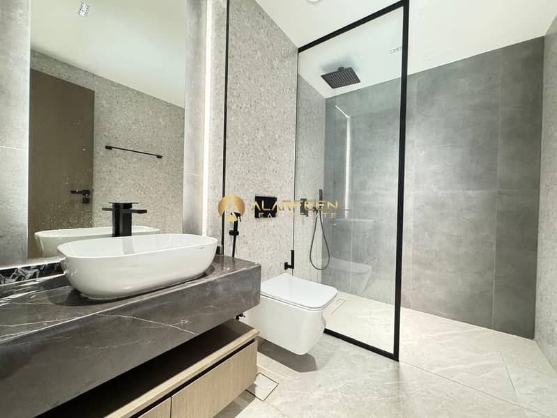 Brand New | Vastu Compliant | Elevator installed - Image 10