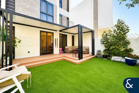 5 Camere Villa in Vendita a DAMAC Hills 2 (Akoya by DAMAC), Dubai - Villa a DAMAC Hills 2 (Akoya by DAMAC)，Coursetia, 5 camere da letto, 2800000 AED - 15431822