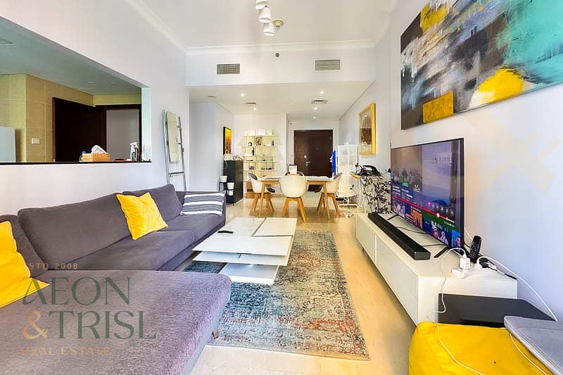 Modern Furnished |Canal View | Metro+Mall walkable Modern Furnished |Canal View | Metro+Mall walkable