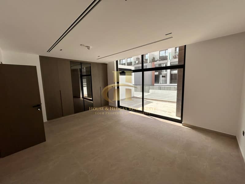 Brand new | 4 bhk + Maid room | Private elevator - Image 1