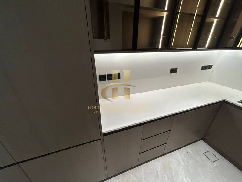 Brand new | 4 bhk + Maid room | Private elevator - Image 3