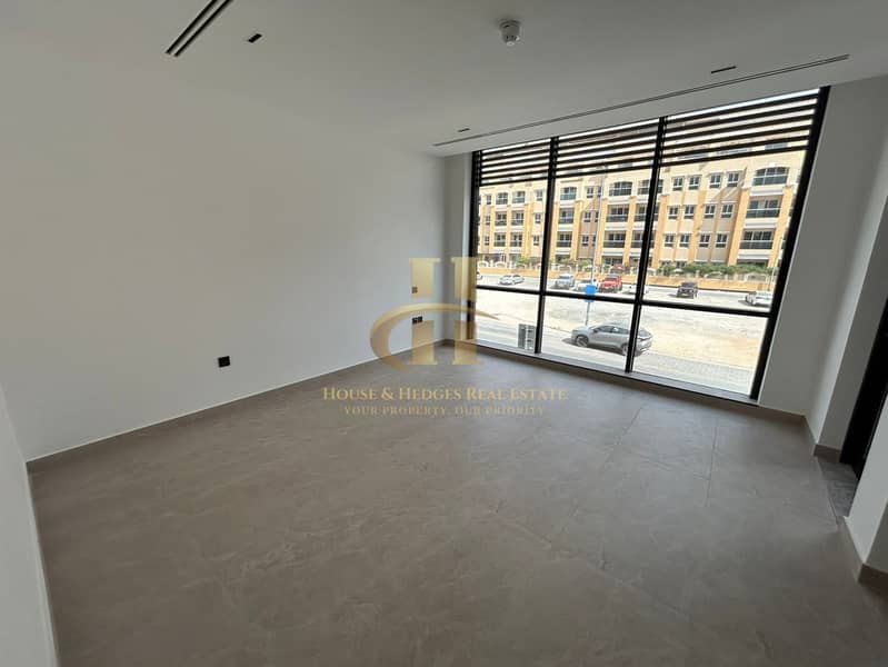Brand new | 4 bhk + Maid room | Private elevator - Image 4