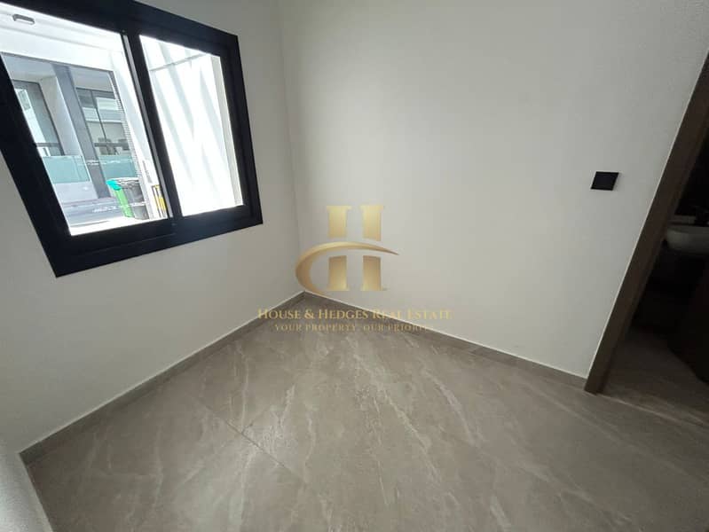 Brand new | 4 bhk + Maid room | Private elevator - Image 8