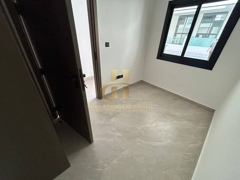 Brand new | 4 bhk + Maid room | Private elevator - Image 11