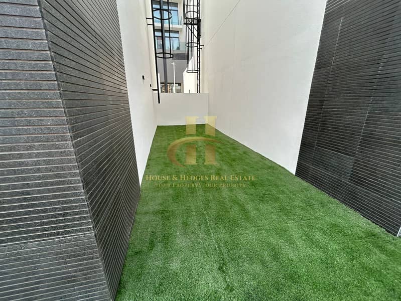 Brand new | 4 bhk + Maid room | Private elevator - Image 29