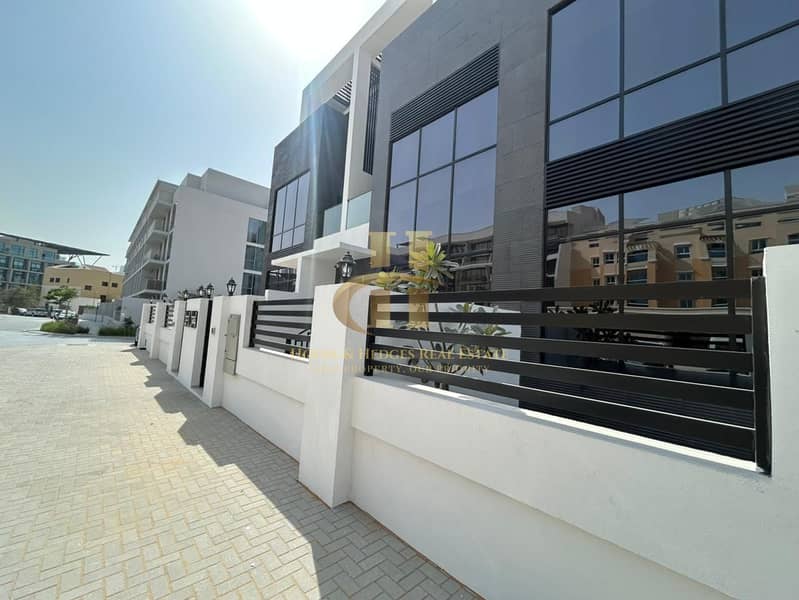 Brand new | 4 bhk + Maid room | Private elevator - Image 33