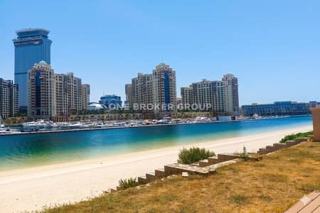 5 Slaapkamers Villa te Huur in Palm Jumeirah, Dubai - Villa in Palm Jumeirah，Garden Homes Palm Jumeirah，Garden Homes Frond A, 5 slaapkamers, 850000 AED - 15424819