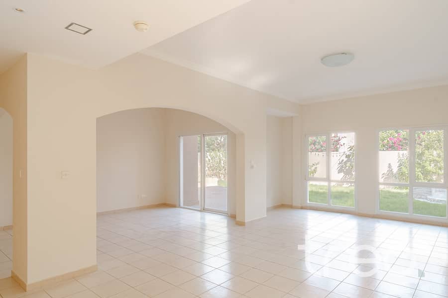 2 dining area  - Watermarked-11 (1). jpg