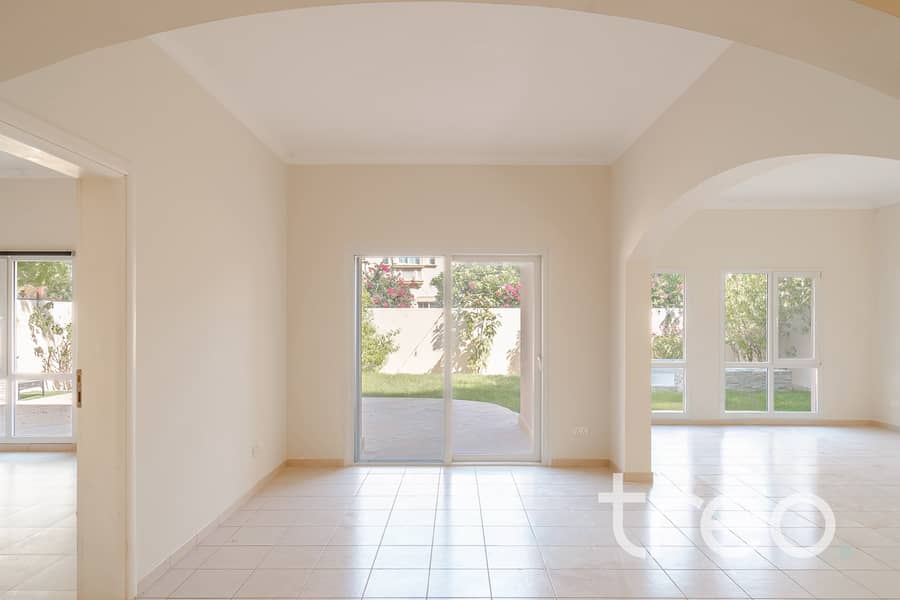 3 living room - Watermarked-10 (3) . jpg