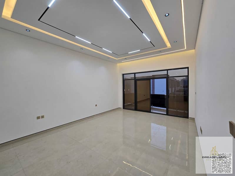 12 batch_20250602_190640. jpg