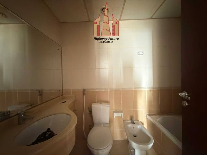 18 9d830c4b-5aa7-4bc5-a1df-560651610f8a. jpeg