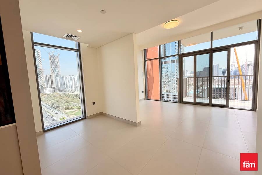 Spacious Layout Fitted Kitchen Vacant Park View Spacious Layout Fitted Kitchen Vacant Park View