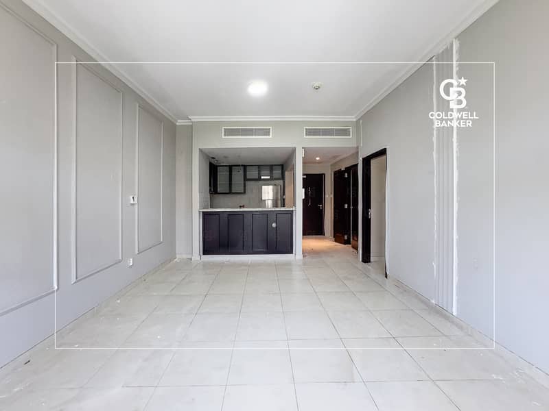 Upgraded | Well Maintained | Vacant Upgraded | Well Maintained | Vacant