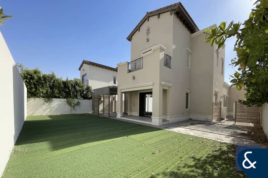 4 Bedrooms | Quiet Location | Vacant Now 4 Bedrooms | Quiet Location | Vacant Now