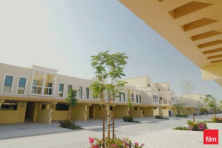 5 Bedroom Villa for Rent in DAMAC Lagoons, Dubai - Corner End | Single Row | On Park | Peaceful
