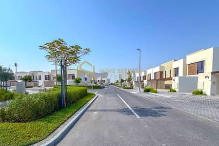 2 Bedroom Townhouse for Rent in Yas Island, Abu Dhabi - WhatsApp Image 2026-05-20 at 16.49. 16. jpeg 2 Bedroom Townhouse for Rent in Yas Island, Abu Dhabi - WhatsApp Image 2026-05-20 at 16.49. 16. jpeg