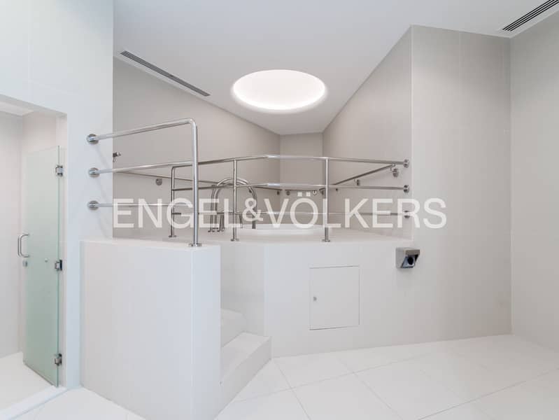 Spacious Layout | Vacant | Investment Deal Spacious Layout | Vacant | Investment Deal