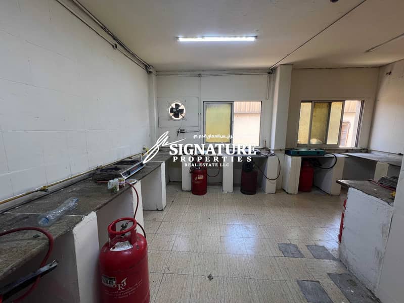 12 22260b85-2ae1-43a0-a232-19aed4572abb. jpg