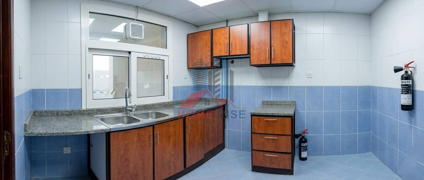 4 1000380750. png