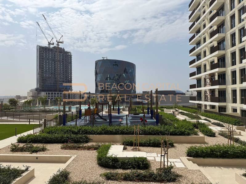 Park and Pool View | Floor-to-Ceiling Windows Park and Pool View | Floor-to-Ceiling Windows