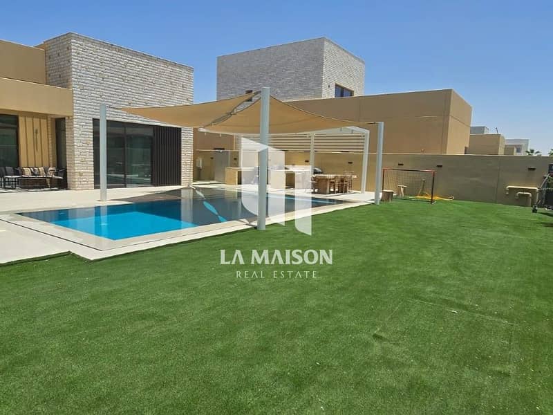 Single Row | Corner | 4BR with Pool and GYM - Image 1
