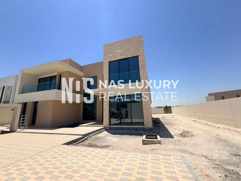 Big Plot | Water View | Ready to move in Big Plot | Water View | Ready to move in
