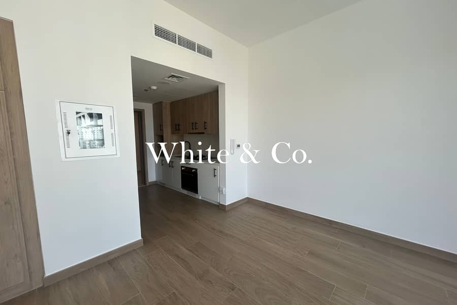 POOL VIEW | OPEN PLAN | MODERN APARTMENT POOL VIEW | OPEN PLAN | MODERN APARTMENT