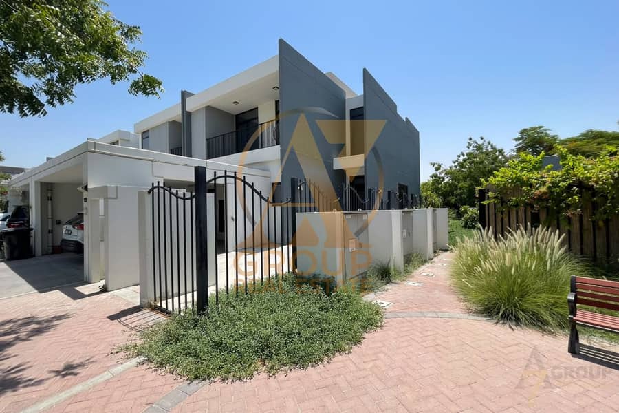 Corner | Single Row | Private Garden | Huge Layout Corner | Single Row | Private Garden | Huge Layout