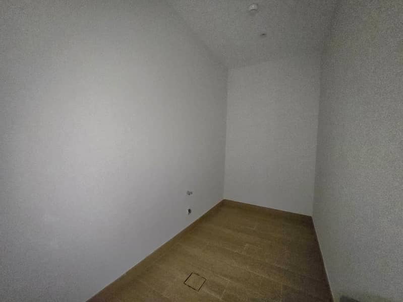 9 Image 9