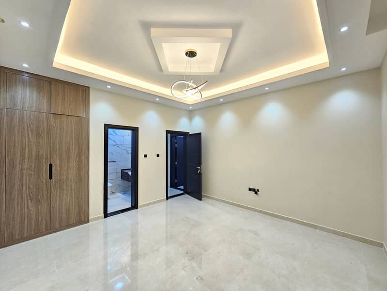 14 ded61800-4c7d-48d8-b151-dbba69be75c8. jpg