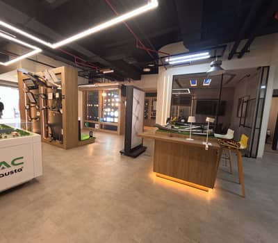 Showroom for Rent in Dubai Investment Park (DIP), Dubai - GP011301. JPG