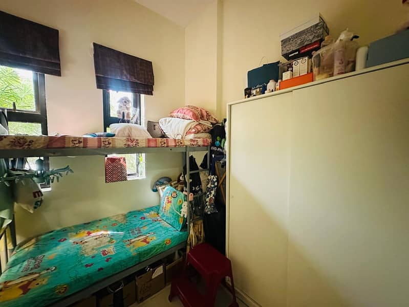 12 Image 12