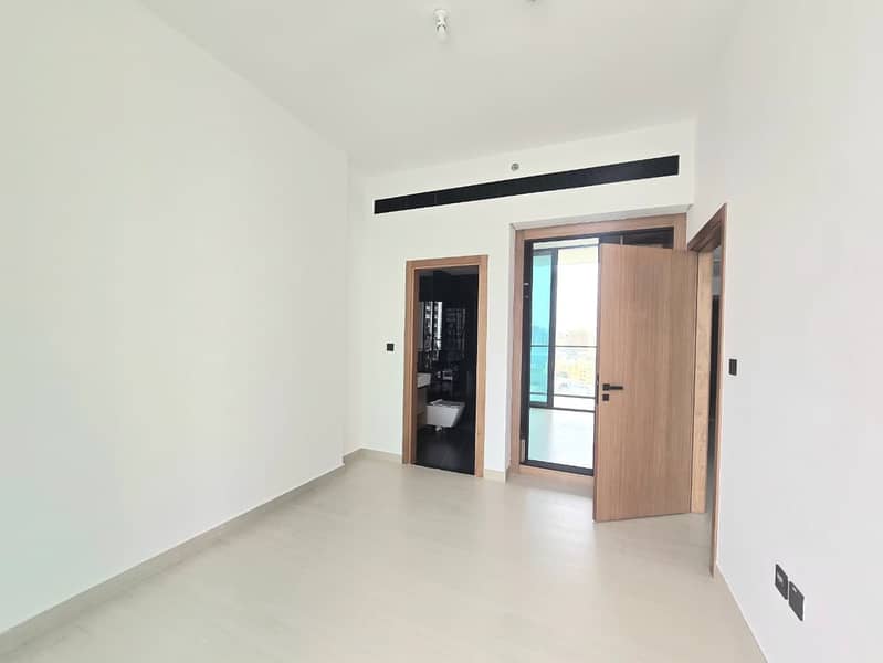 7 Image 7