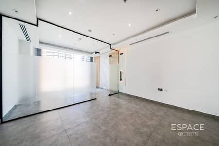 Office for Sale in Business Bay, Dubai - Glass Partitions | Modern | Vacant