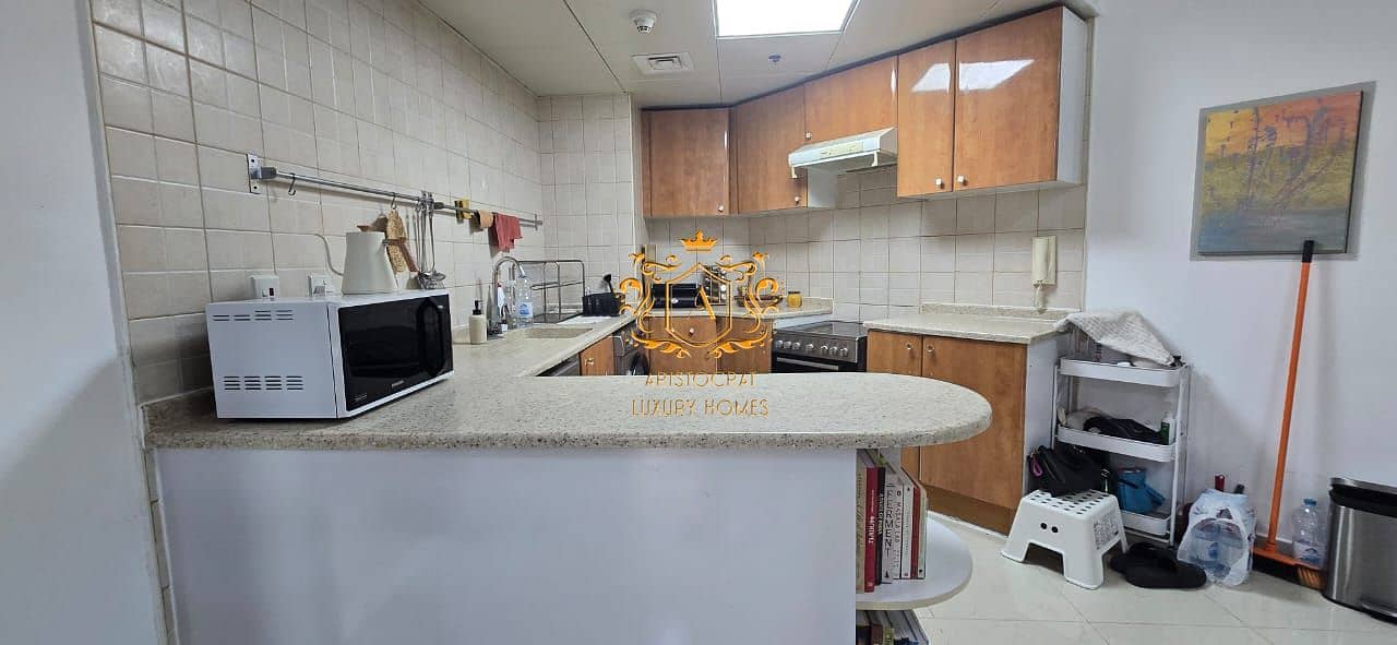 10 Kitchen 01. jpeg