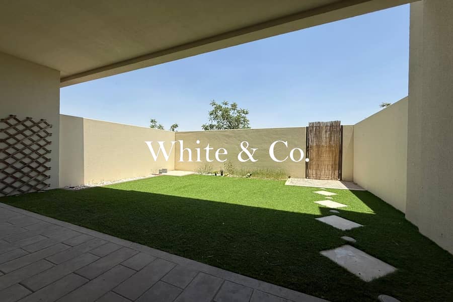 Single Row | Desert View | Vacant June Single Row | Desert View | Vacant June