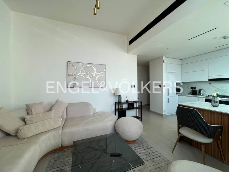 Modern Living | Private Pool | Vacant Modern Living | Private Pool | Vacant