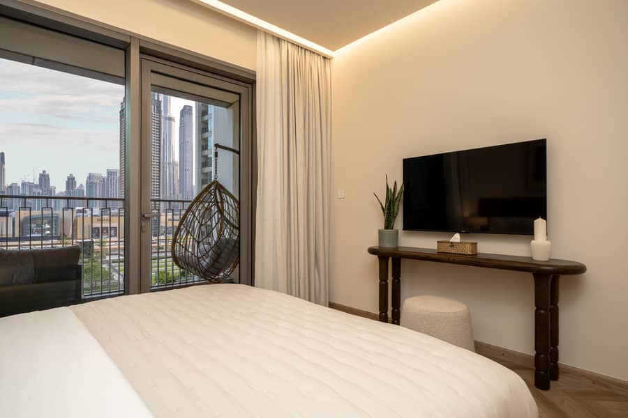37 Downtown Views ll_T2_508(Web)-31. jpg