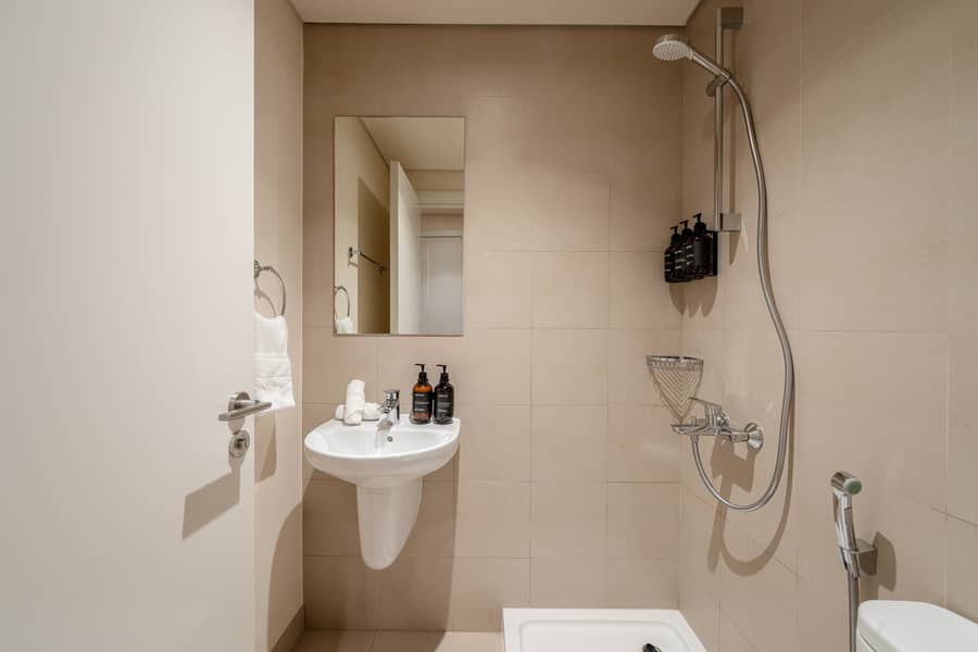 50 Downtown Views ll_T2_508(Web)-49. jpg