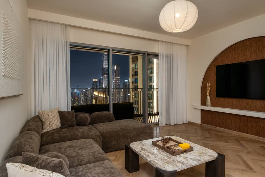 5 Downtown Views ll_T2_5108(Web)-42. jpg