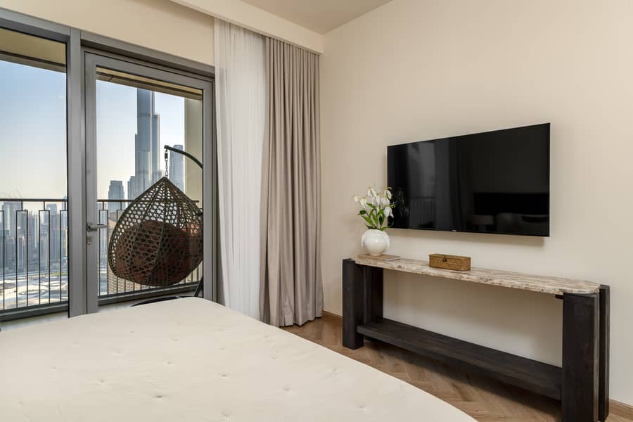 33 Downtown Views ll_T2_5108(Web)-25. jpg