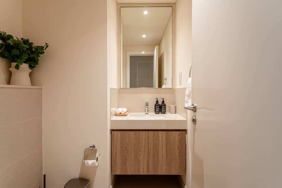 48 Downtown Views ll_T1_3809(Web)-45. jpg