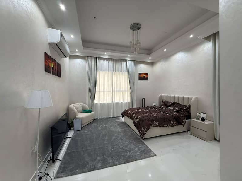 10 9a59ebc0-8fe1-4227-a6e7-faf4768f7ec3. jpg