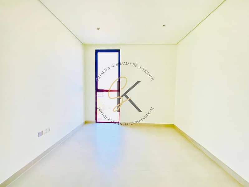 8 9b526e82-64bd-455c-a4a0-5d856b0c1e64. jpg