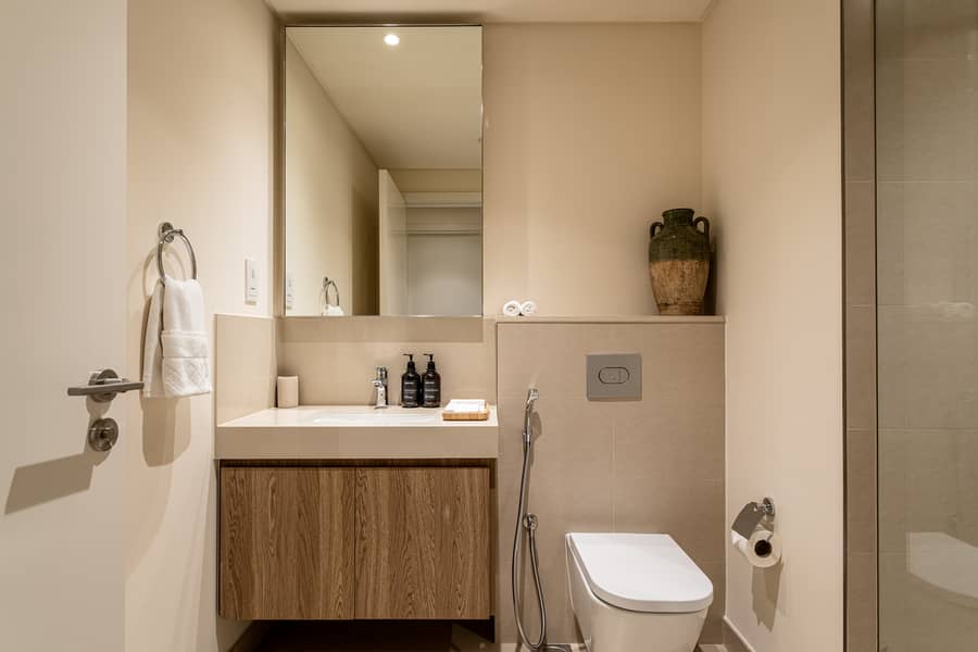 44 Downtown Views II_T2_302(Web)-43. jpg