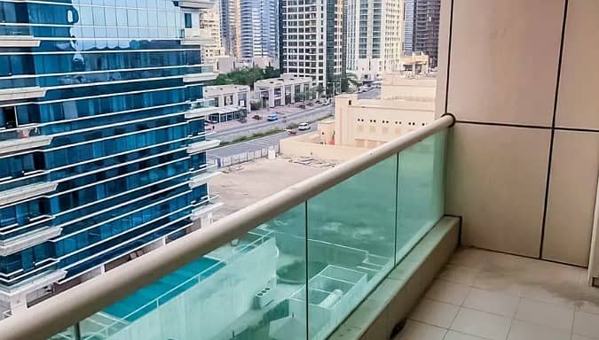 Studio flat|unfurnished|palm and marina view for rent