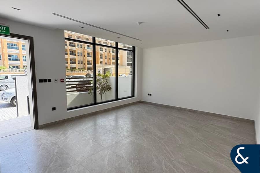 Villa | Brand new | 4 bedrooms plus maid - Image 1
