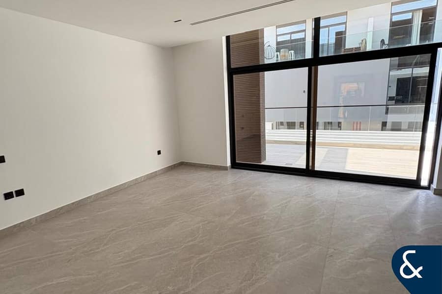 Villa | Brand new | 4 bedrooms plus maid - Image 3