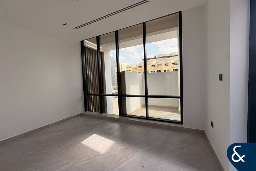 Villa | Brand new | 4 bedrooms plus maid - Image 4